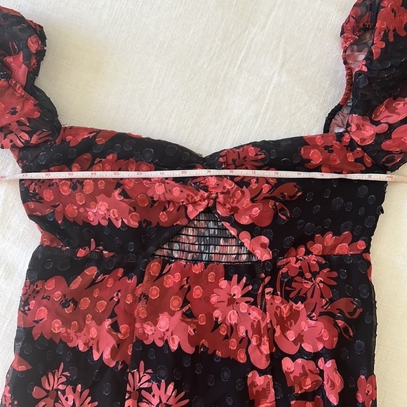 Truly Charming Black & Red Floral Puff Sleeve Cutout Midi Dress S NWOT - Picture 11 of 11